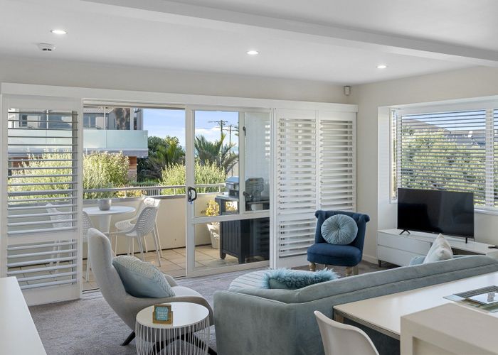  at 1/6 Burgess Street, Sumner, Christchurch