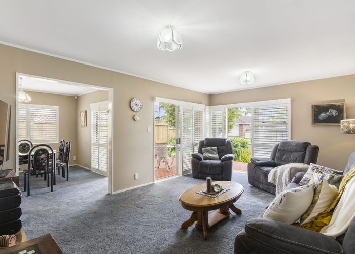  at 35 Whiting Grove, West Harbour, Auckland