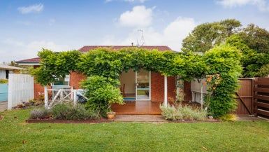  at 2/361 Botanical Road, West End, Palmerston North