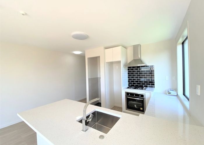  at 8/7 Stamford Park Road, Mount Roskill, Auckland City, Auckland