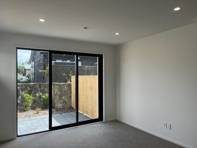  at 12/10 Pascoe Avenue, Paremata, Porirua