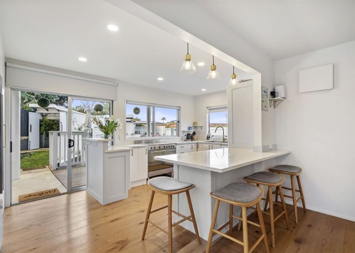  at 1/306 Beach Road, Campbells Bay, Auckland