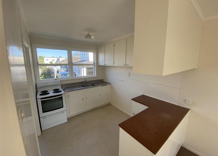  at 2/411 Mount Albert Road, Mount Roskill, Auckland City, Auckland