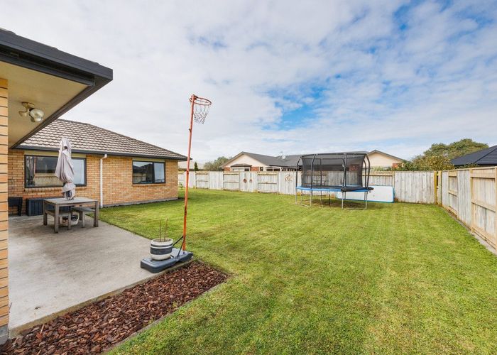  at 15 Chestnut Close, Kelvin Grove, Palmerston North
