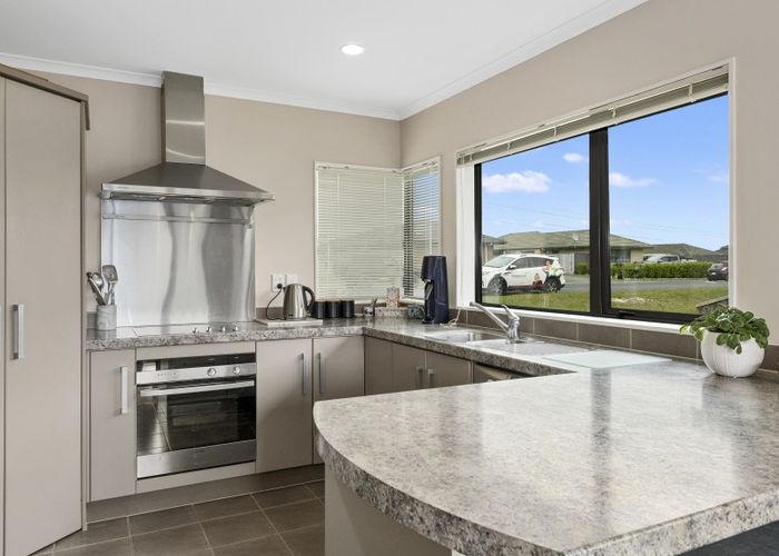  at 9 Percy Kinsman Crescent, Riverstone Terraces, Upper Hutt