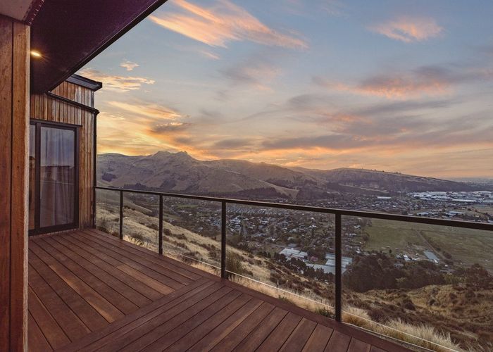  at 4 Plains View, Mount Pleasant, Christchurch City, Canterbury