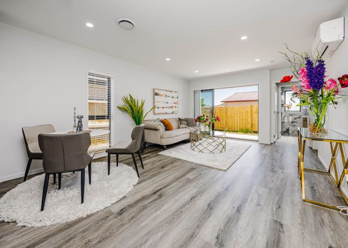  at 2/4 Nicola Place, Mangere, Manukau City, Auckland