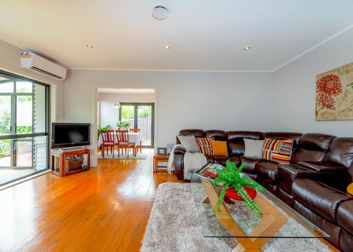  at 1/80 Bond Crescent, Forrest Hill, Auckland