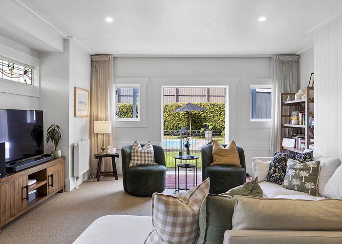  at 8 Dorset Avenue, Westown, New Plymouth, Taranaki