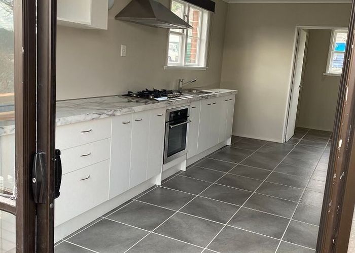  at 10 Derby Street, Green Island, Dunedin, Otago