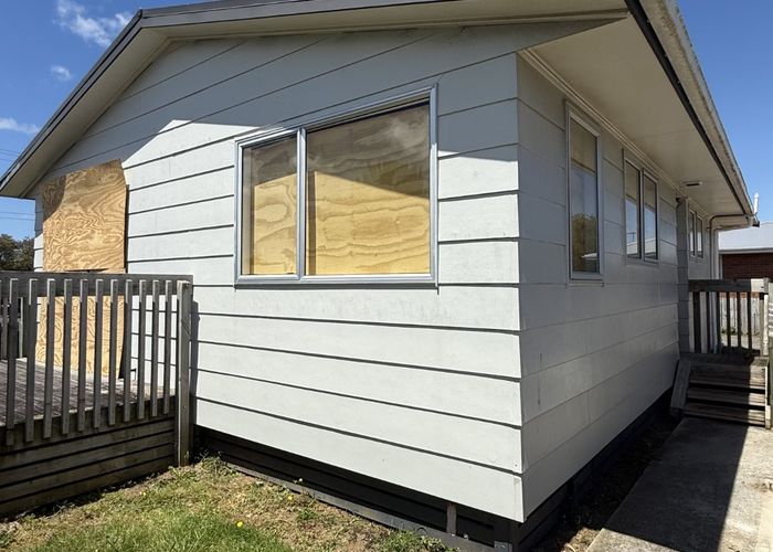  at Mangere East, Manukau City, Auckland