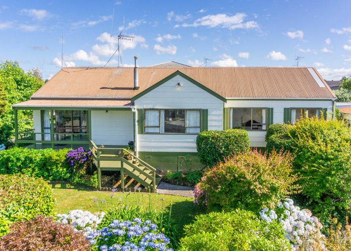 at 28 Gilbass Avenue, Hamilton Lake, Hamilton