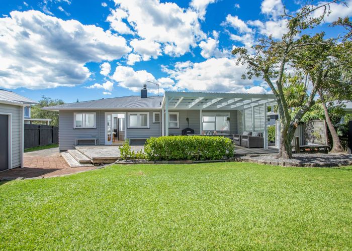  at 4 Judith Place, Titirangi, Auckland