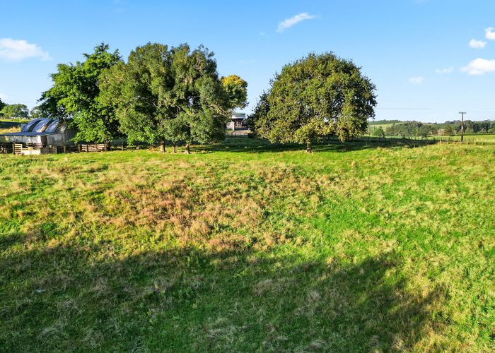  at 35 Jury Road, Ngahinapouri, Hamilton