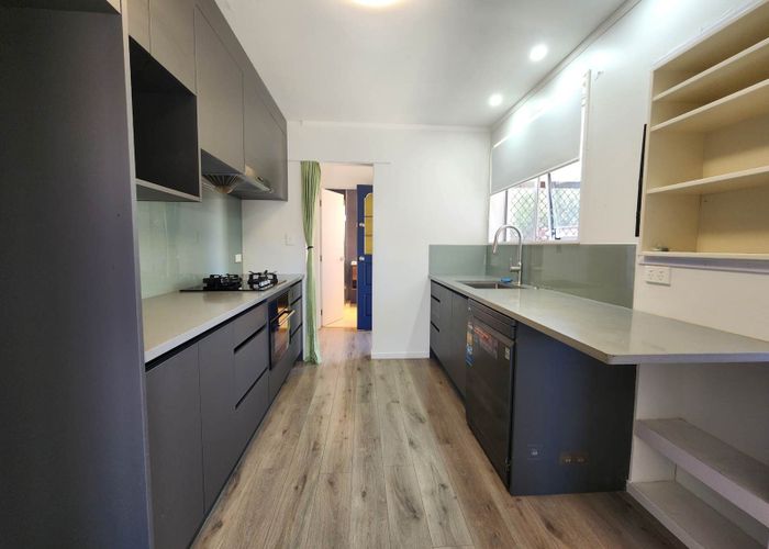  at 2/15 Stratford Avenue, Milford, North Shore City, Auckland