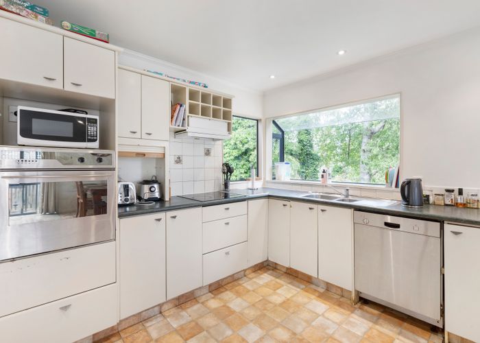  at 2/33 Ladies Mile, Remuera, Auckland