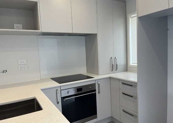  at 3/47 Awaroa Road, Sunnyvale, Auckland