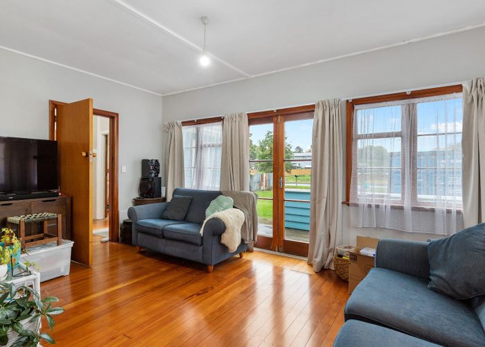  at 15 Edward Street, Pahiatua
