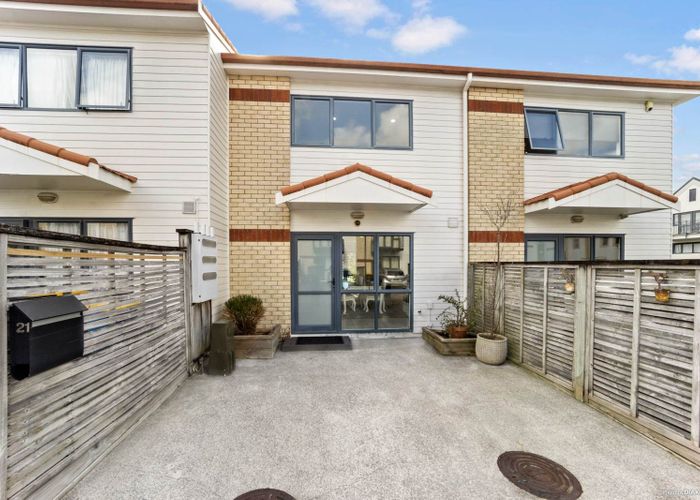  at 21/3 Ambrico Place, New Lynn, Waitakere City, Auckland