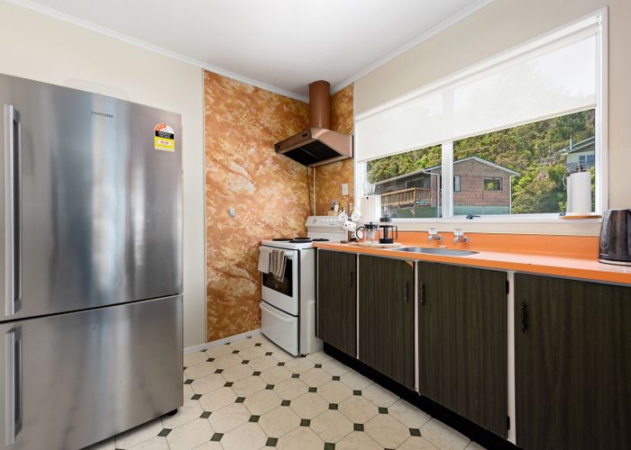  at 2/9 Lowry Crescent, Stokes Valley, Lower Hutt