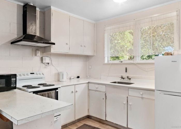  at 2/14 Pratt Street, Papakura, Papakura, Auckland