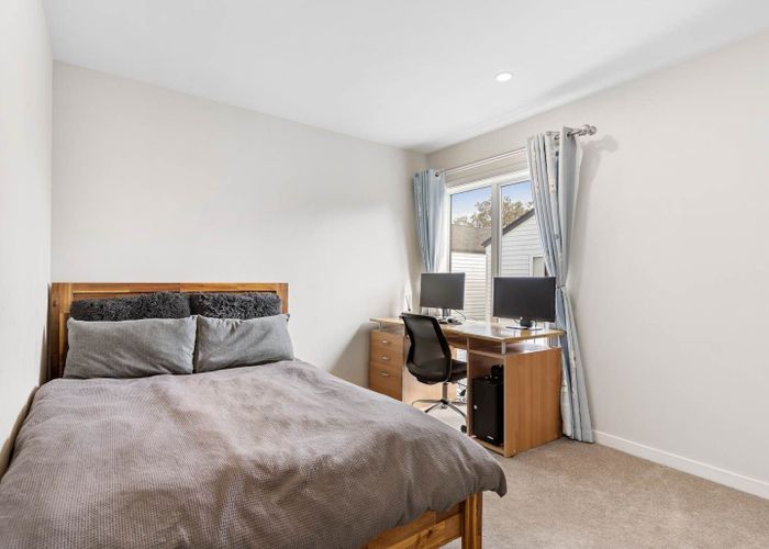  at 8 Seaside Place, Pakuranga, Manukau City, Auckland