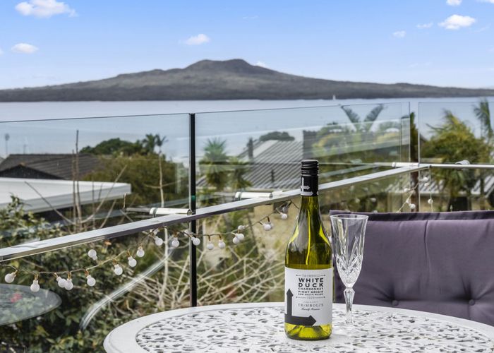  at 2/5 Marama Street, Castor Bay, Auckland