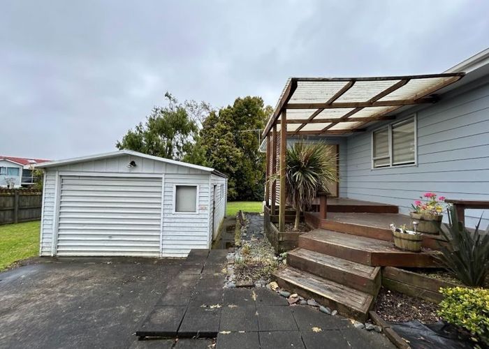  at 8 Leatham Cr, Opaheke, Papakura, Auckland