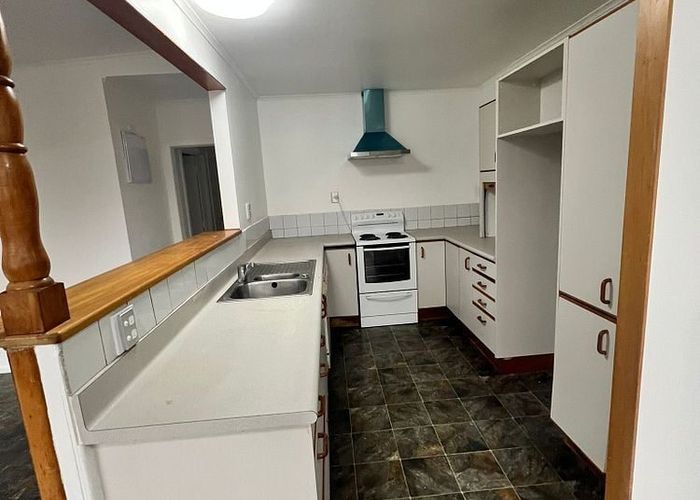  at 20 Evans Road, Weymouth, Manukau City, Auckland