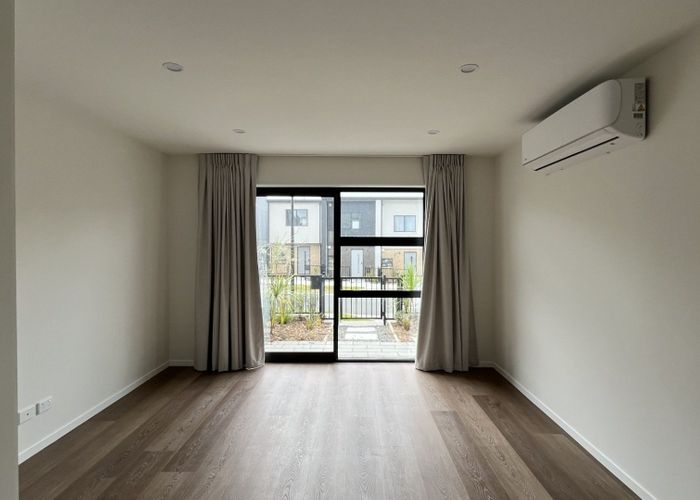  at 6 Selo Street, Glen Eden, Waitakere City, Auckland