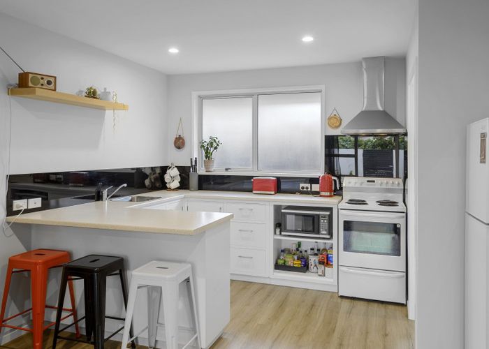  at 2/24 Champion Street, Edgeware, Christchurch