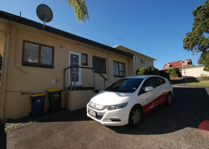  at 1/16 Roberts Road, Glenfield, Auckland