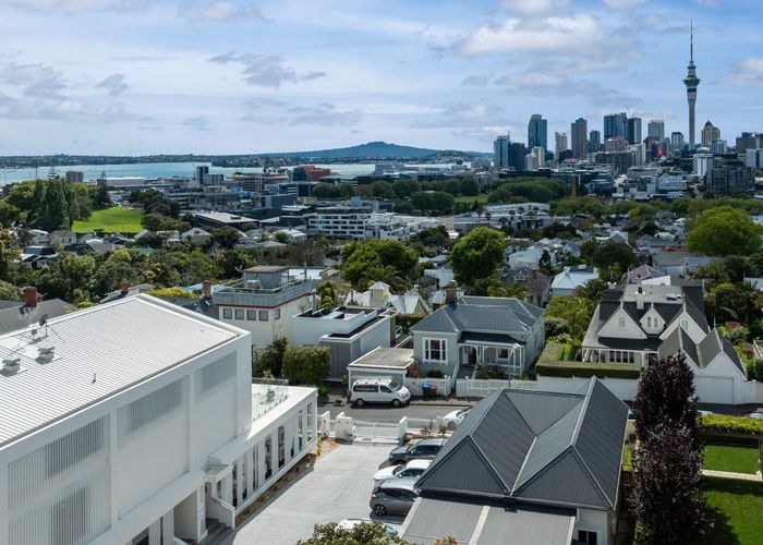  at 32 Arthur Street, Riverhead, Riverhead