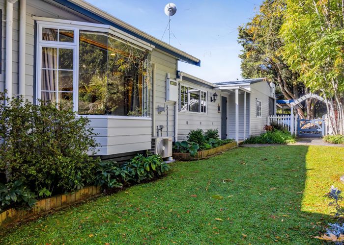  at 749 Motukawa Road, Inglewood