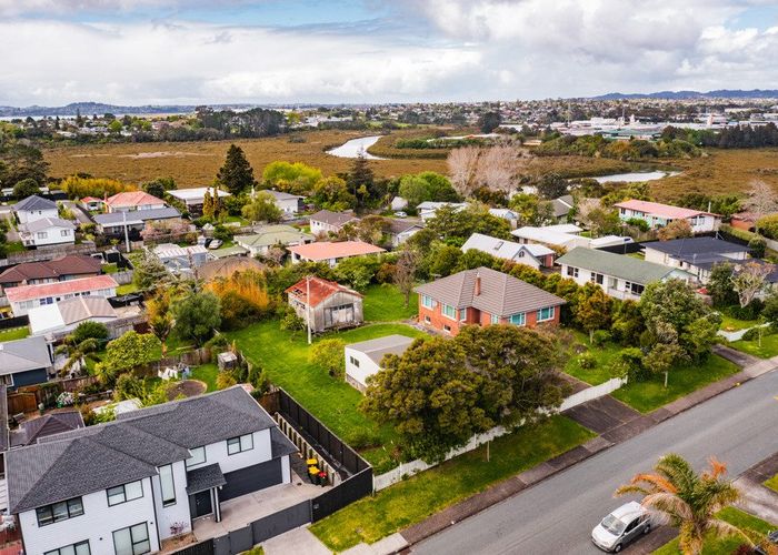  at 57 Taioma Crescent, Te Atatu Peninsula, Auckland