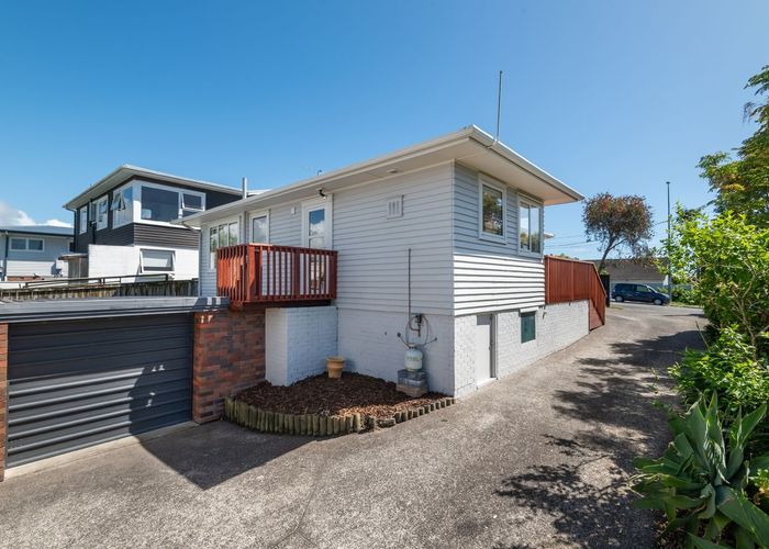  at 1/30 Sunrise Avenue, Mairangi Bay, North Shore City, Auckland