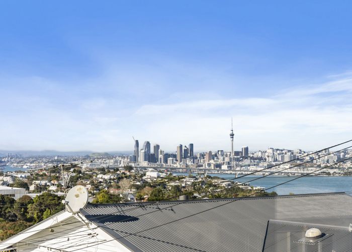  at 2/5 Huka Road, Birkenhead, Auckland