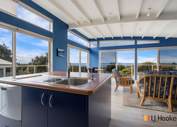  at 8 Sea Crest Place, Katikati