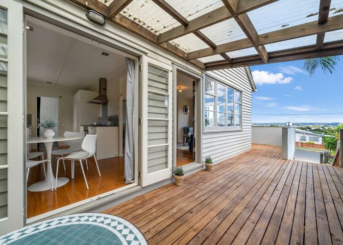  at 17 Blacklock Ave, Henderson, Waitakere City, Auckland