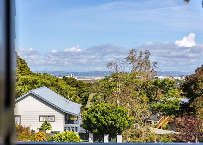  at 29 Banyan Drive, Totara Heights, Manukau City, Auckland