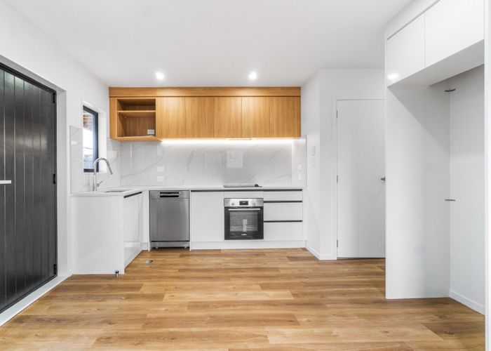  at 2/34A Secretariat Place, Randwick Park, Manukau City, Auckland