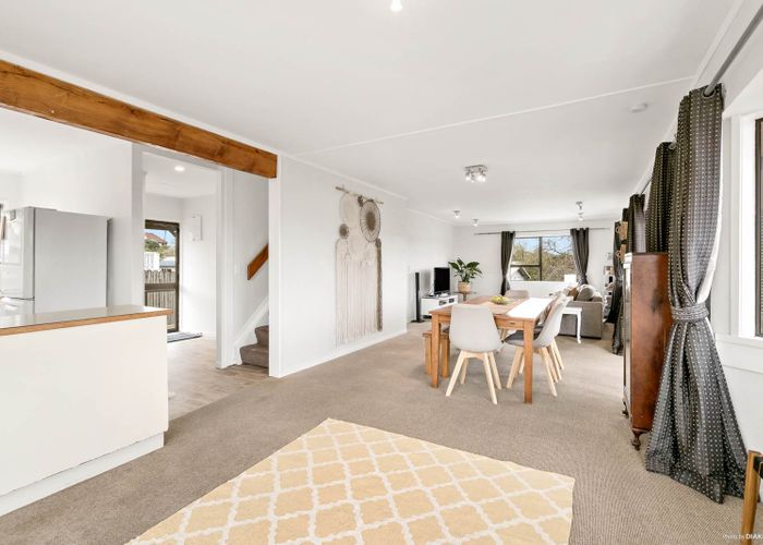  at 12 Dobell Road, Stanmore Bay, Whangaparaoa