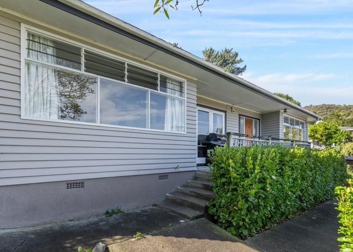  at 8 James Grove, Stokes Valley, Lower Hutt, Wellington