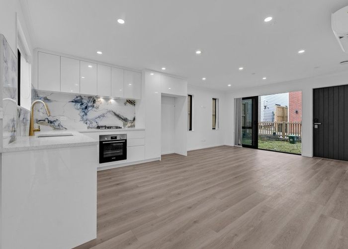  at 100E Seymour Road, Sunnyvale, Waitakere City, Auckland