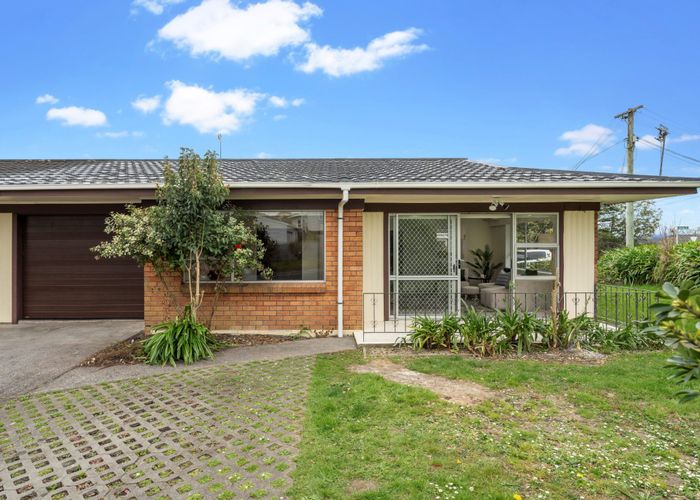  at 1/165 View Road, Sunnyvale, Waitakere City, Auckland