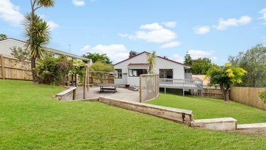  at 5 Raphael Place, West Harbour, Auckland