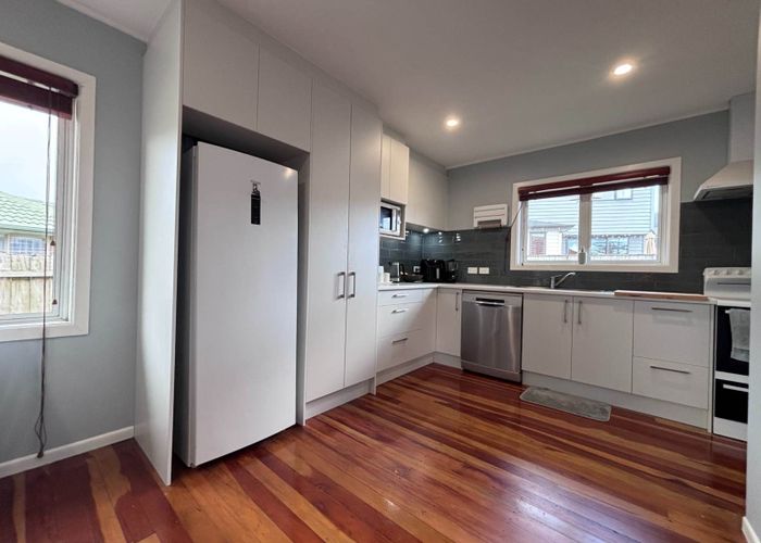  at 16 MacKenzie Street, Te Atatu South, Waitakere City, Auckland