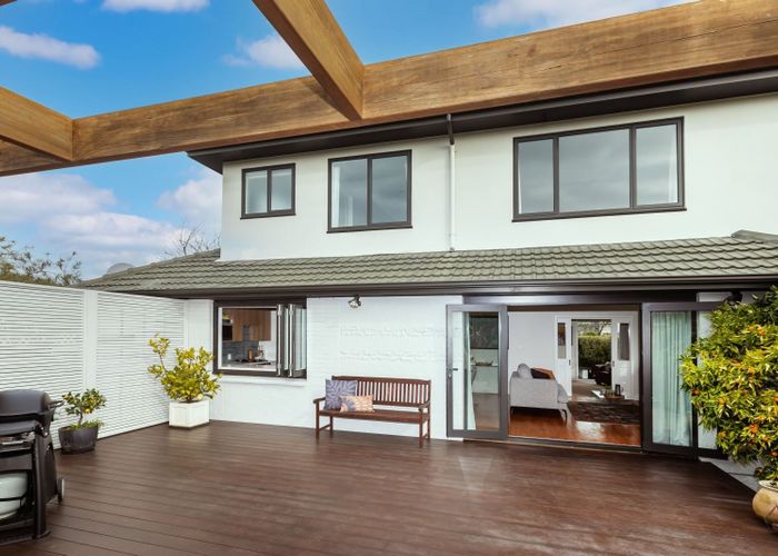 Free property data for 10 Hadlow Place, Burnside, Christchurch homes.co.nz