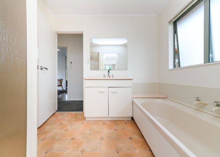  at 42 Dalfield Place, Highbury, Palmerston North