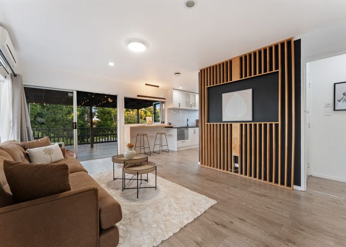 at 2/20 Celeste Place, Totara Vale, North Shore City, Auckland